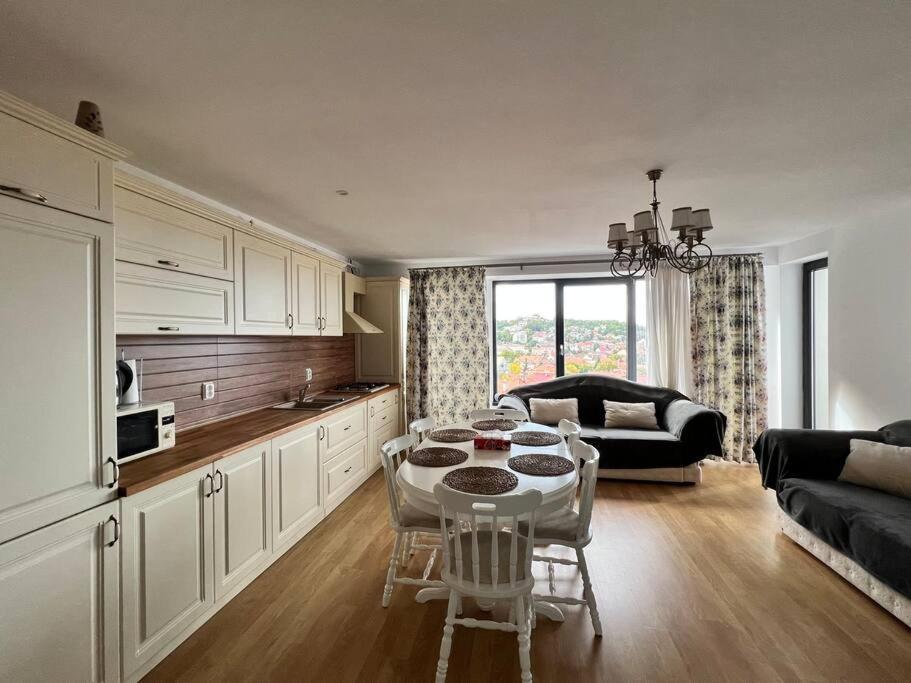 Central Apartment With Panoramic View Braşov Exteriör bild
